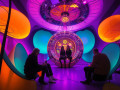 people_inside_an_exhibition_0.jpg